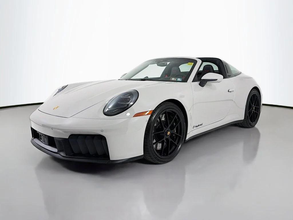 صورة 1 لـ 2026 Porsche 911 TARGA 4 GTS
