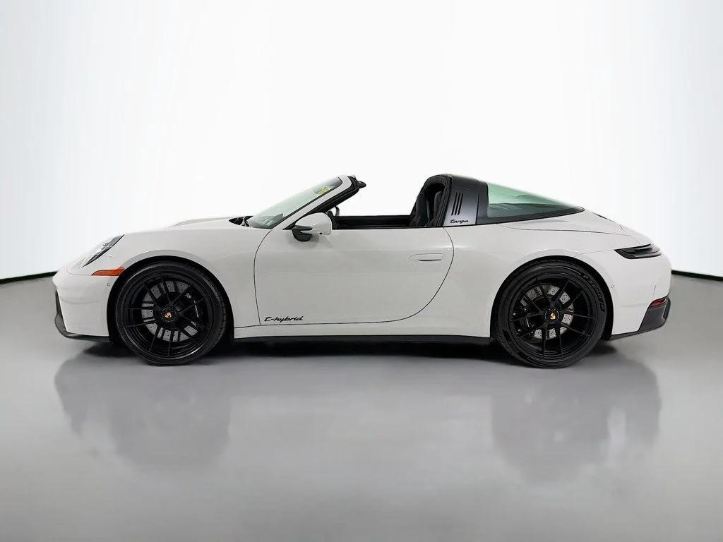 2026 Porsche 911 TARGA 4 GTS — фото 2