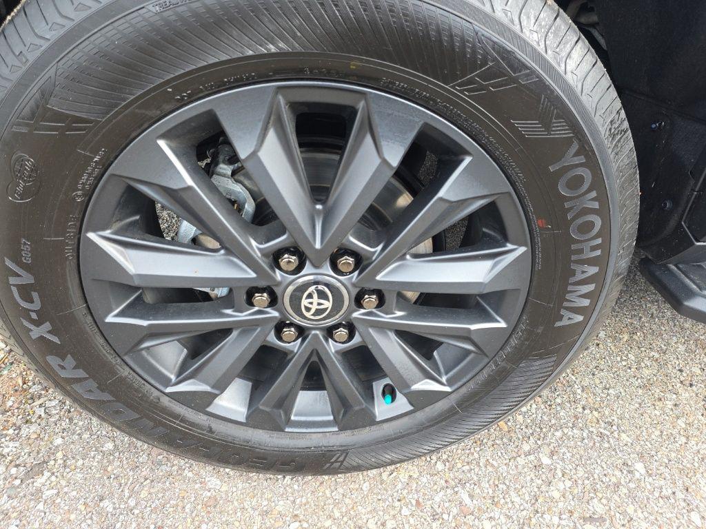 TOYOTA LAND CRUISER - 9