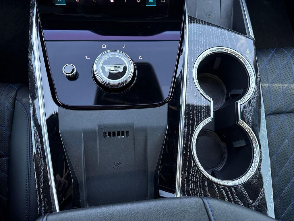 2026 Cadillac ESCALADE IQL SPORT — миниатюра 23