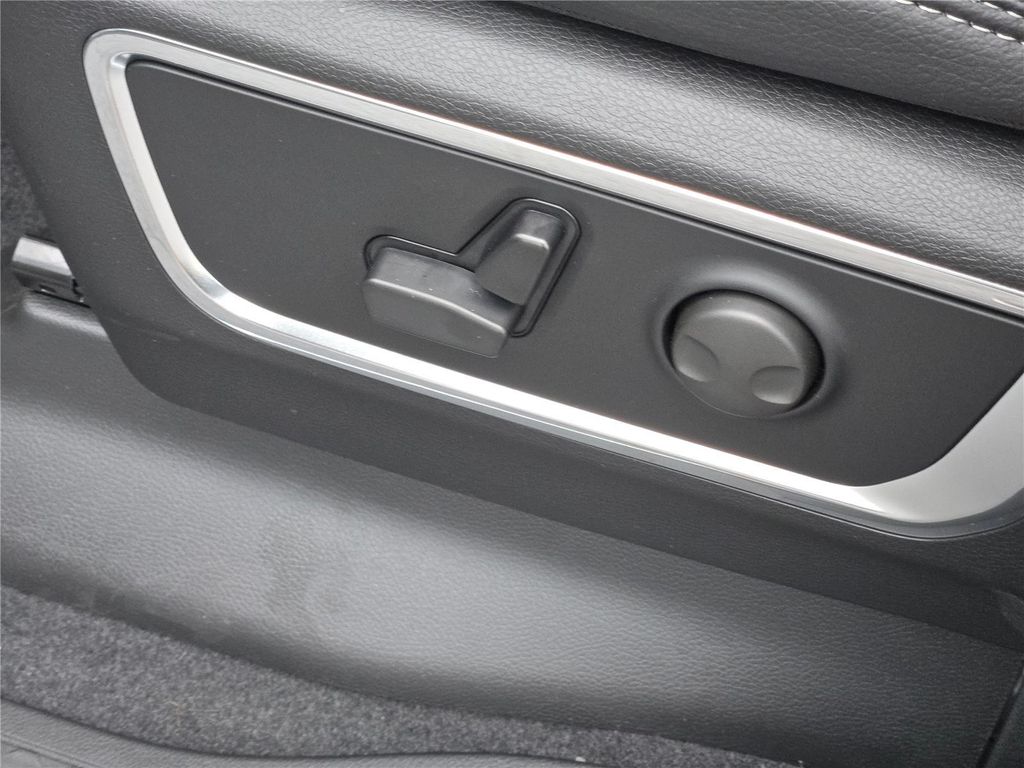 صورة مصغرة 26 لـ 2026 RAM 1500 LARAMIE