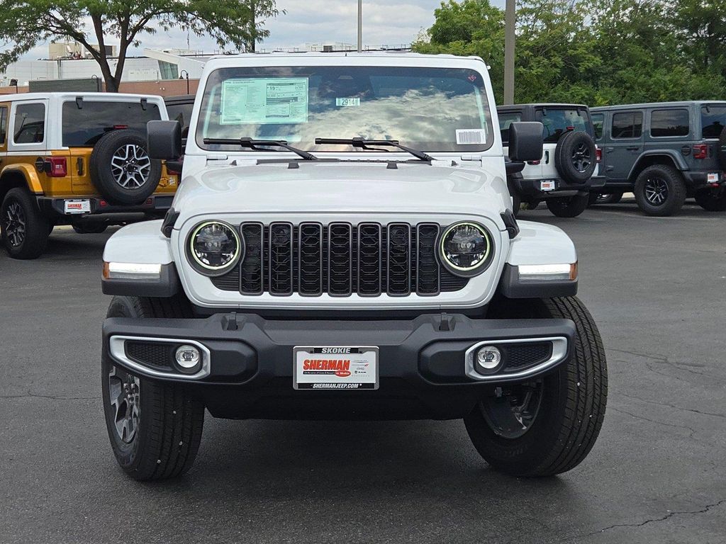 New 2026 Jeep Gladiator Sahara 4x4