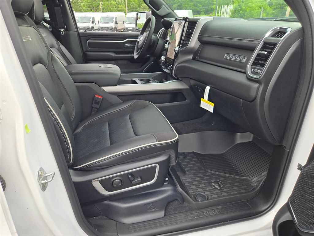 صورة 7 لـ 2026 RAM 1500 LARAMIE