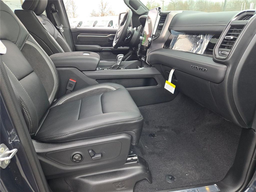 2026 RAM 1500 RHO CREW CAB 4X4 5'7' BOX — фото 6