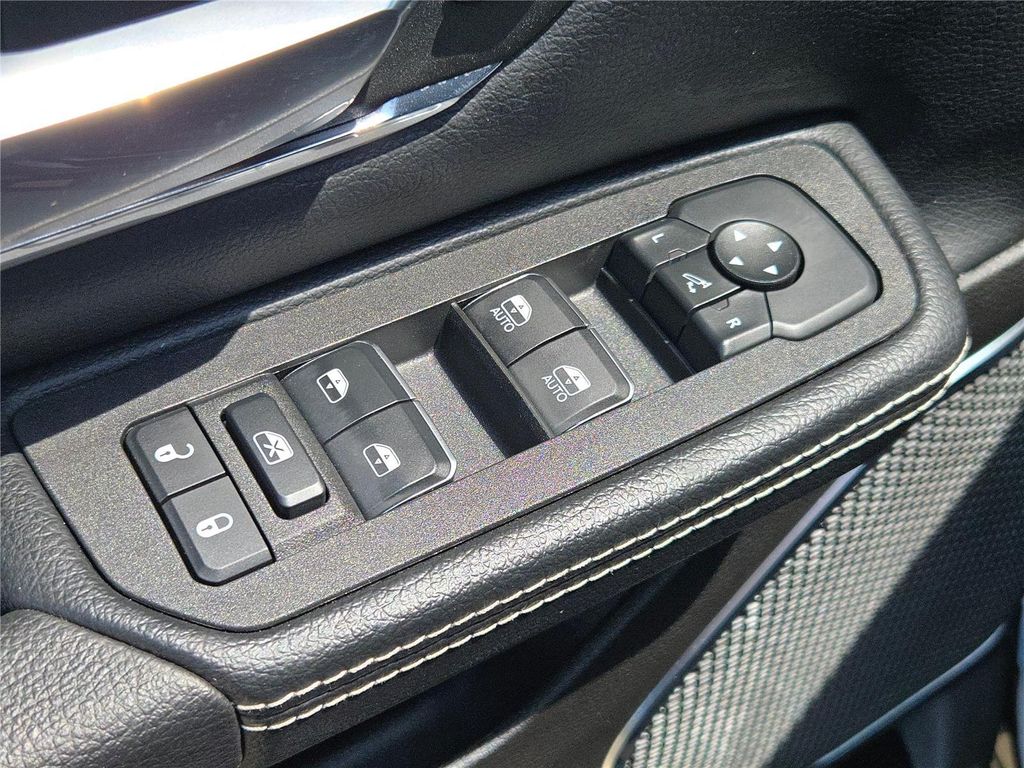 صورة مصغرة 23 لـ 2025 RAM 1500 LARAMIE