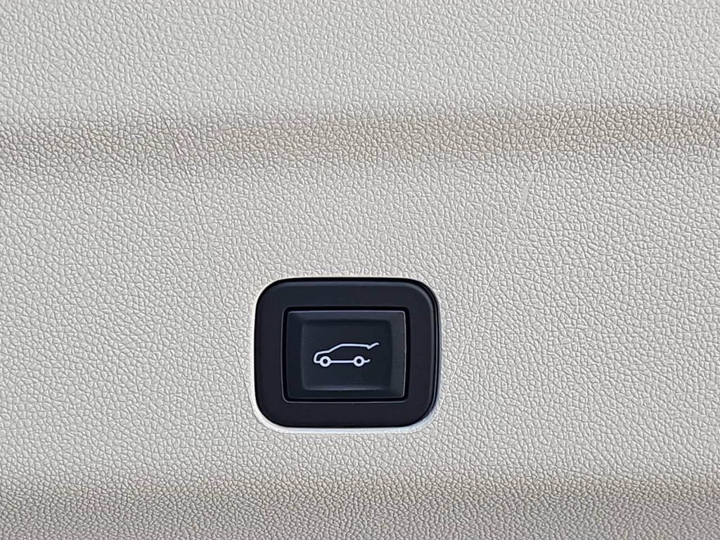 2026 Cadillac ESCALADE SPORT PLATINUM thumbnail 14