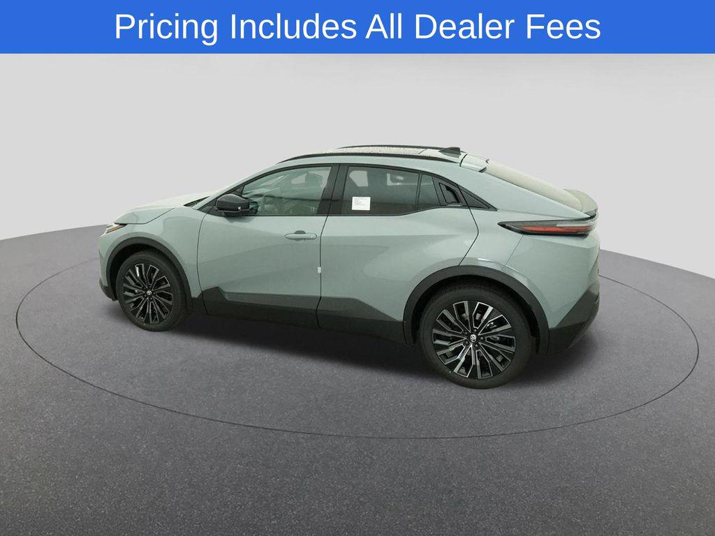 2026 Toyota C-HR XSE photo 4