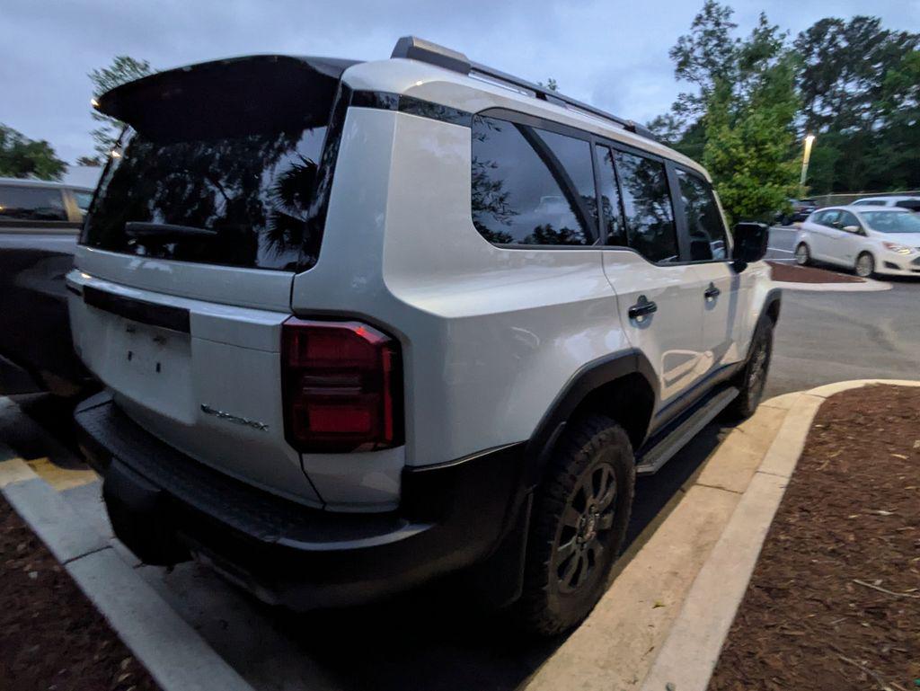 TOYOTA LAND CRUISER - 7