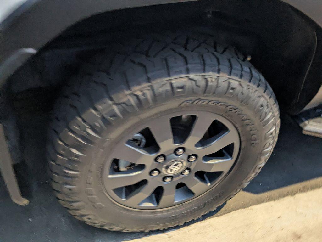 TOYOTA LAND CRUISER - 9