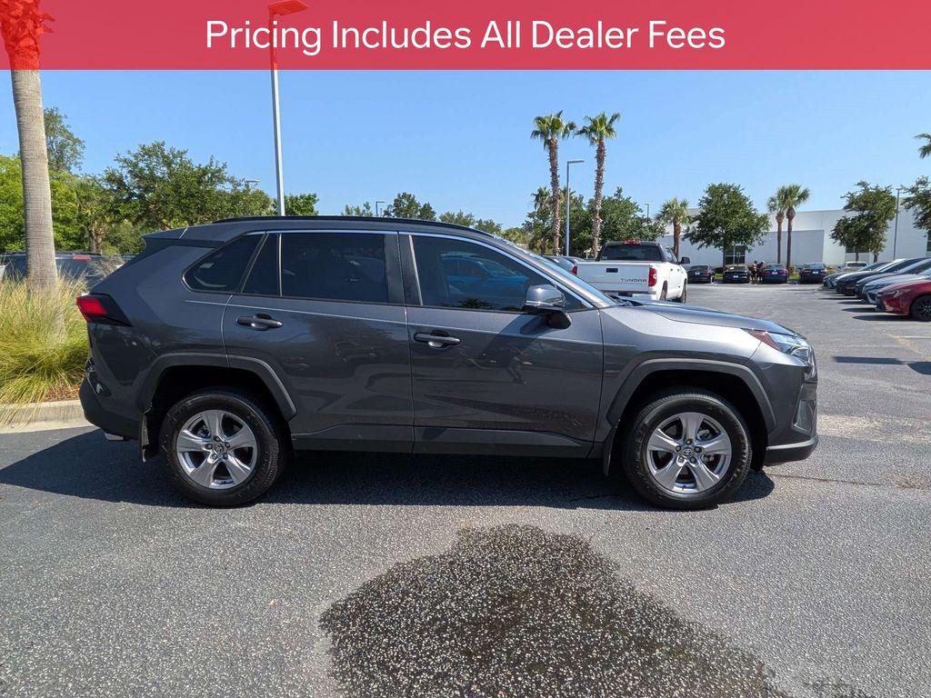 صورة 4 لـ 2025 Toyota RAV4 XLE