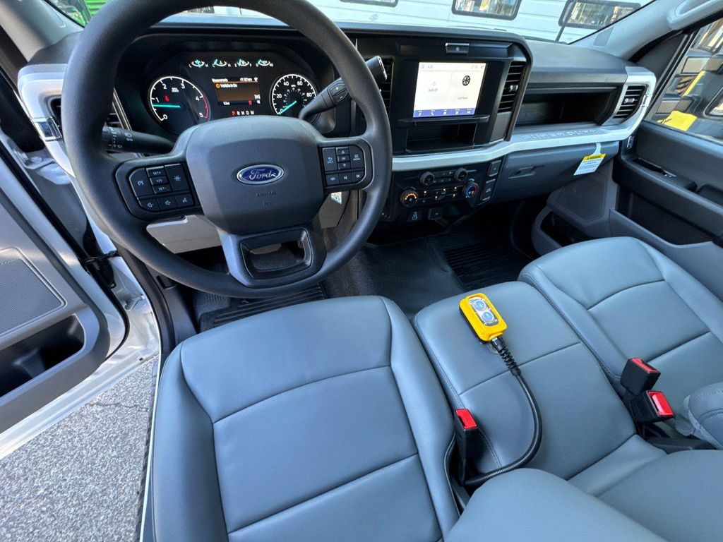 2025 FORD F-450 XL — миниатюра 12