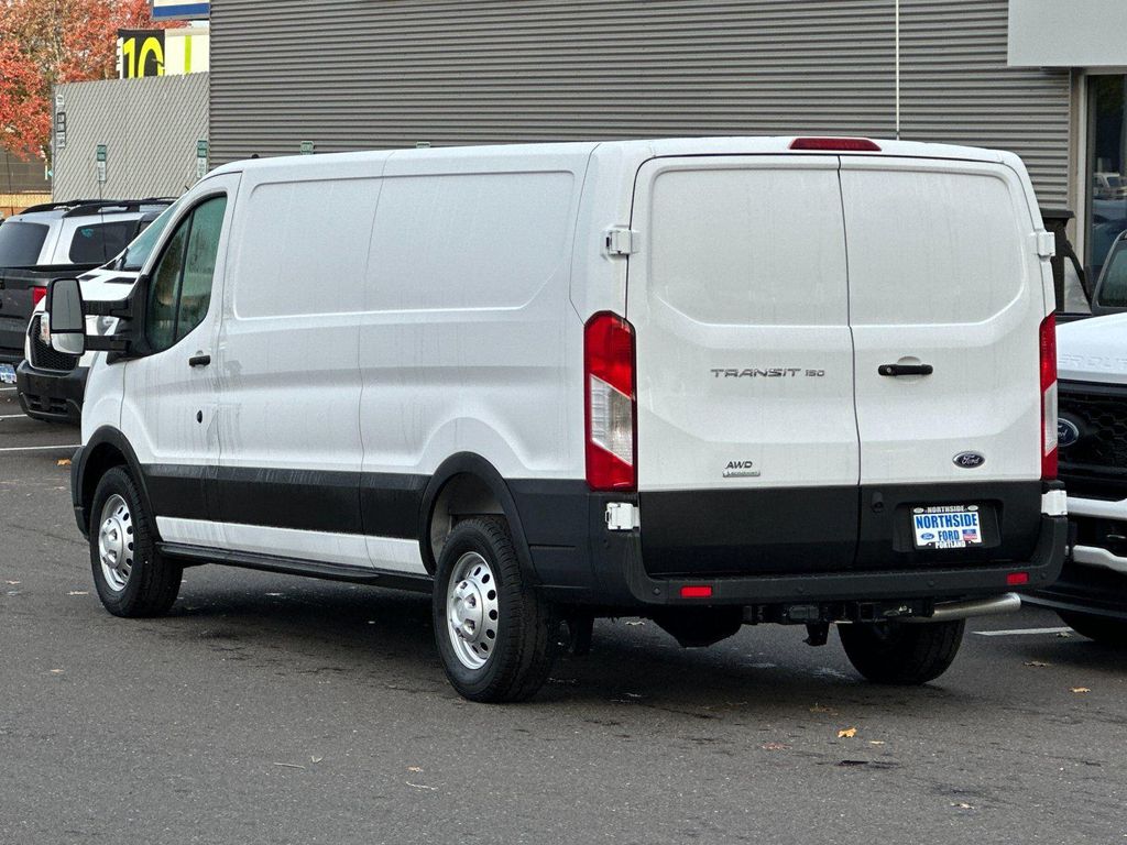 صورة 4 لـ 2025 FORD TRANSIT-150 BASE