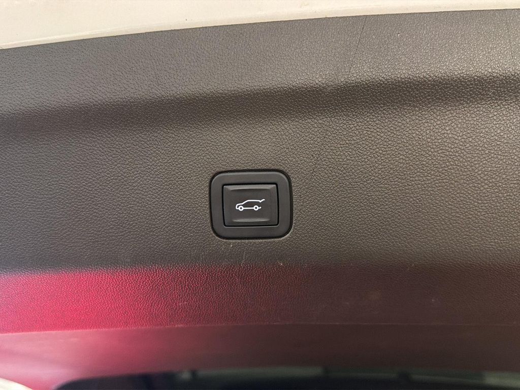 2024 Cadillac ESCALADE SPORT thumbnail 24