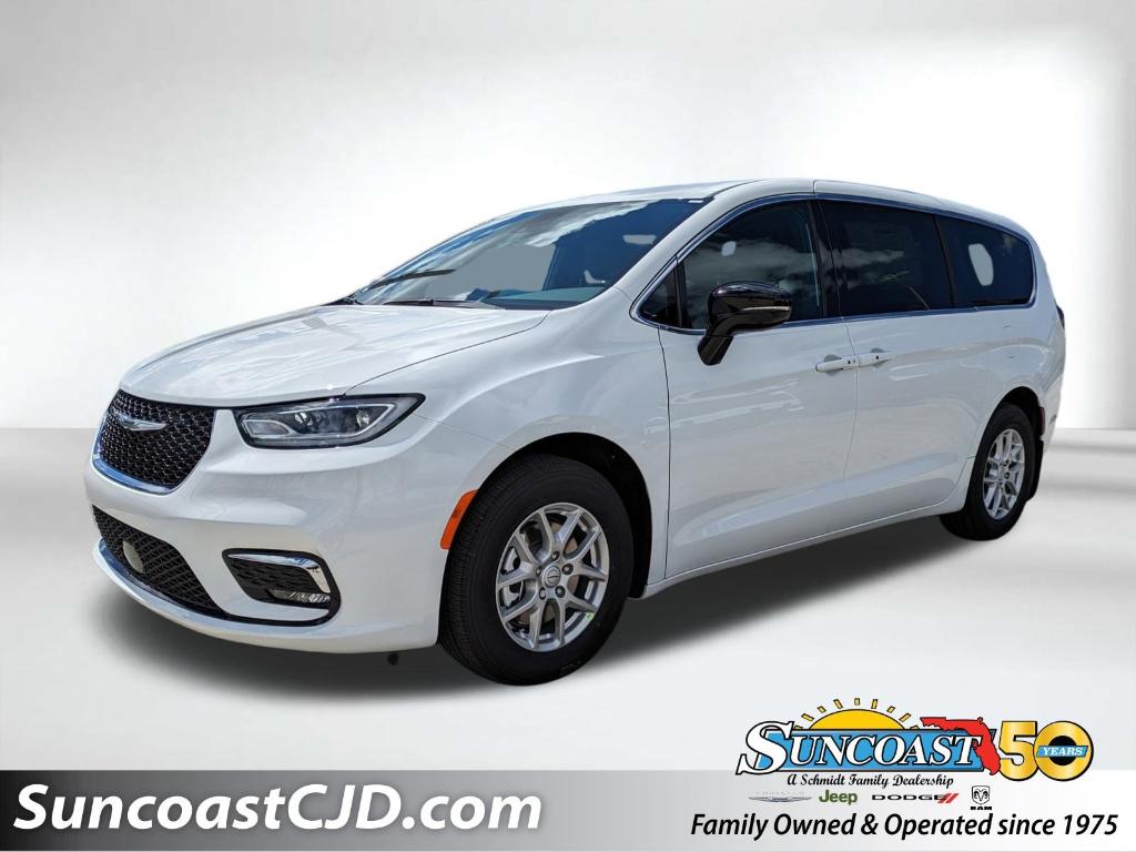 New 2026 Chrysler Pacifica Select
