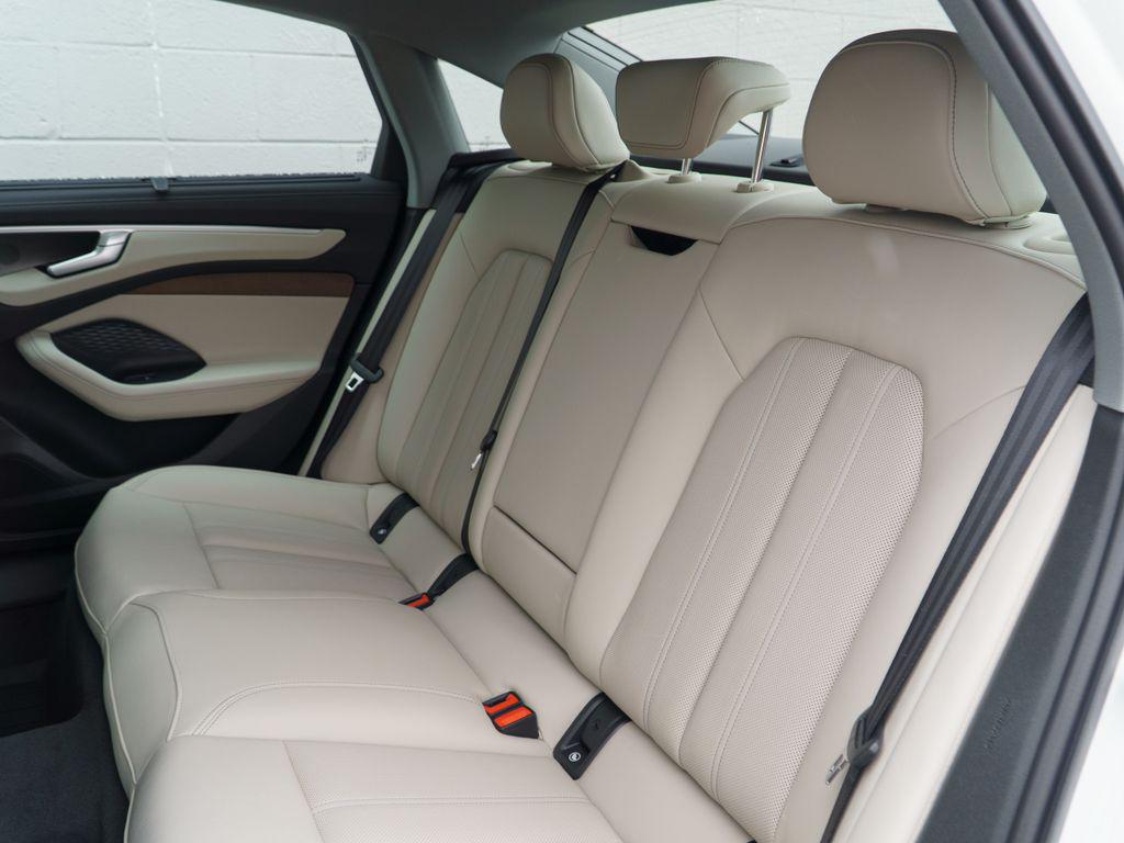 صورة 9 لـ 2026 AUDI A6 PREMIUM PLUS QUATTRO S TRONIC