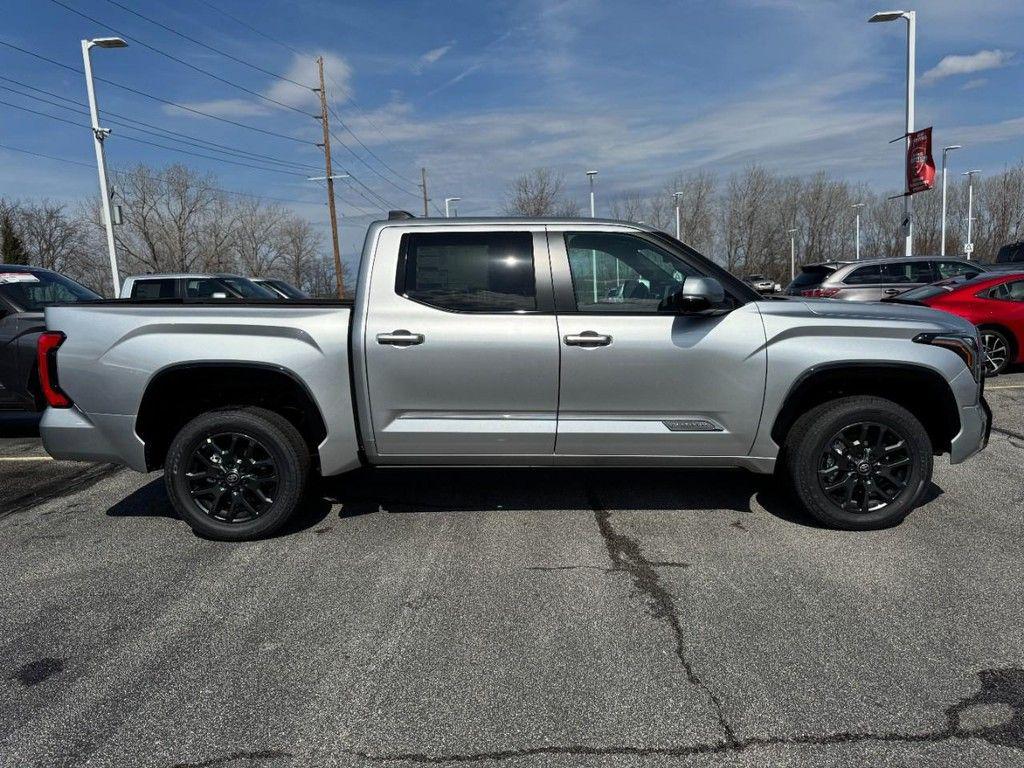 TOYOTA TUNDRA - 2