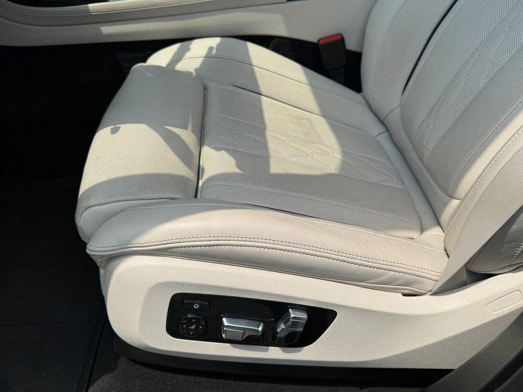 صورة مصغرة 19 لـ 2025 BMW X7 M60I