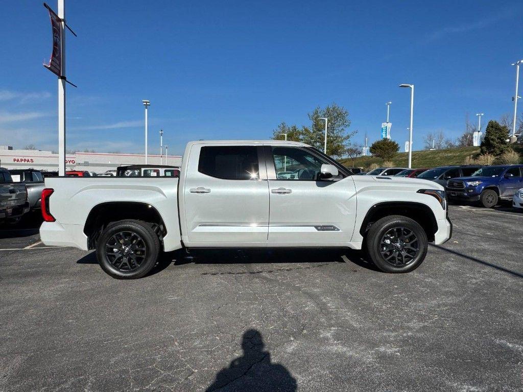 TOYOTA TUNDRA - 2