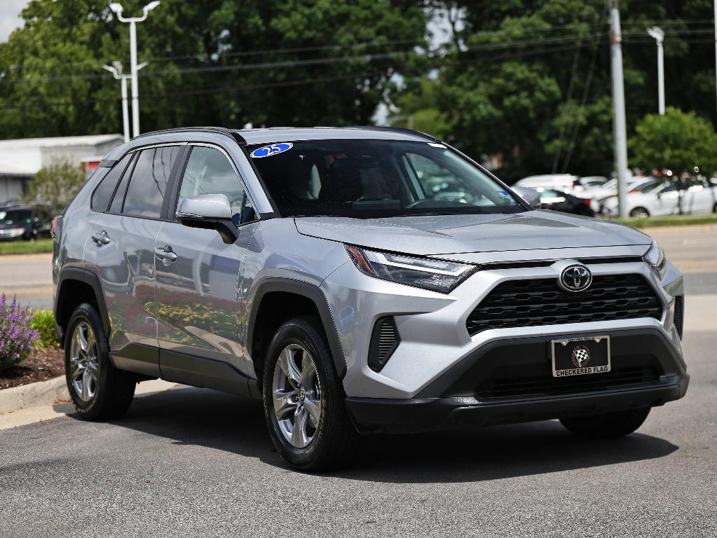 صورة مصغرة 13 لـ 2025 Toyota RAV4 XLE