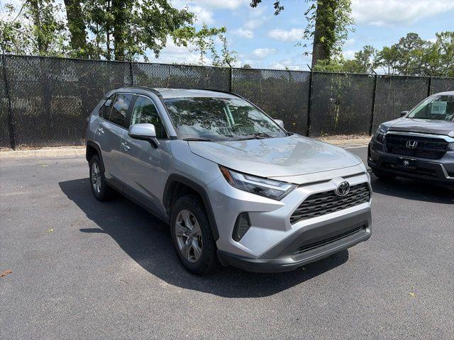 2025 Toyota RAV4 XLE 照片 3