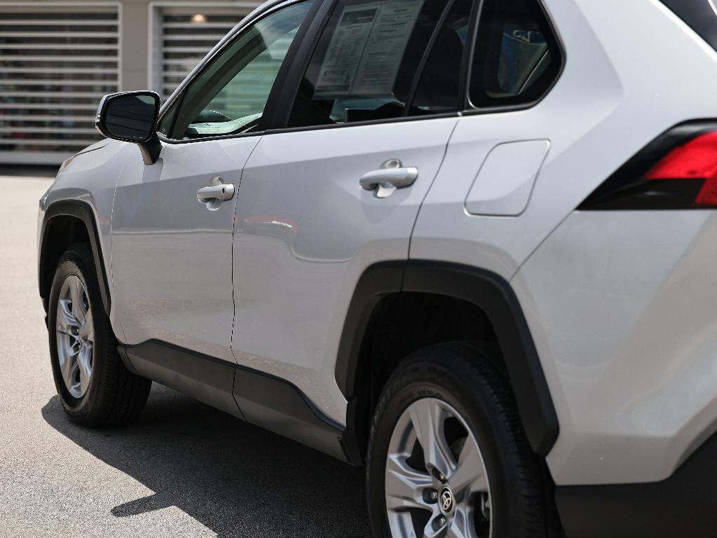 صورة مصغرة 8 لـ 2025 Toyota RAV4 XLE