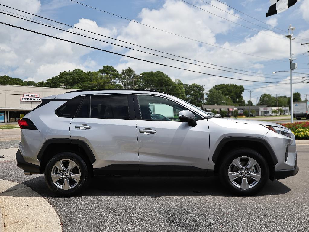 صورة مصغرة 11 لـ 2025 Toyota RAV4 XLE