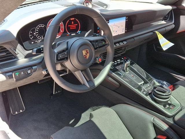 2026 Porsche 911 CARRERA 4 GTS — фото 4