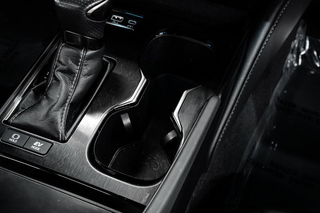 صورة مصغرة 29 لـ 2024 Lexus ES 300H F SPORT HANDLING