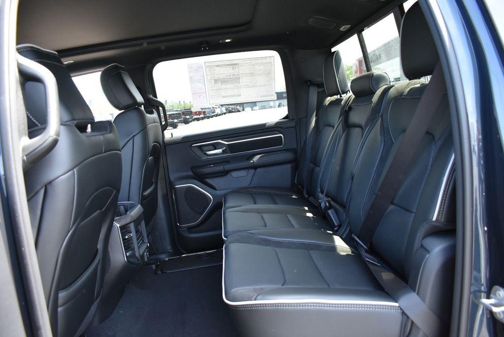 صورة مصغرة 27 لـ 2026 RAM 1500 LARAMIE