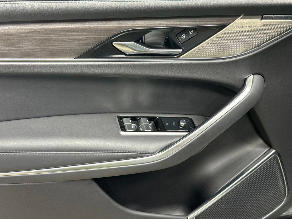 صورة 10 لـ 2023 Jaguar F-PACE S P250 AWD AUTOMATIC