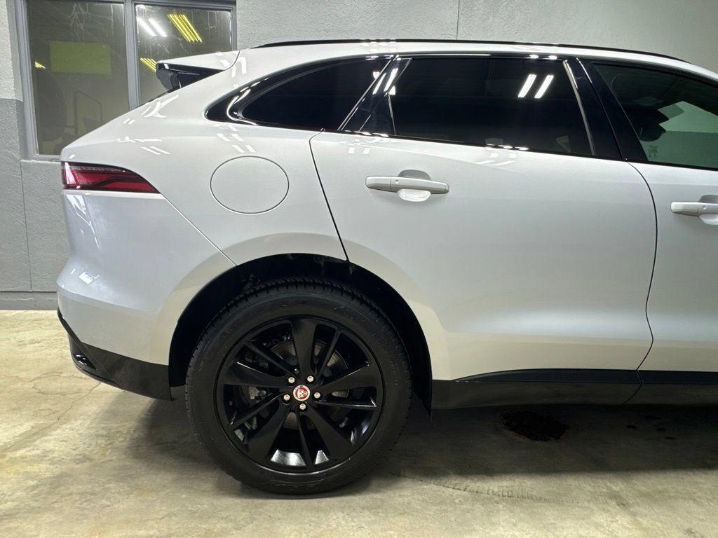 صورة 5 لـ 2023 Jaguar F-PACE S P250 AWD AUTOMATIC