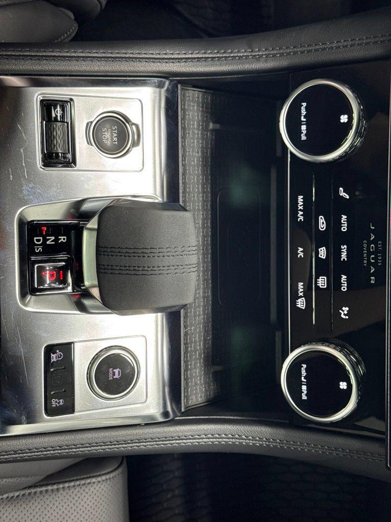 صورة مصغرة 17 لـ 2023 Jaguar F-PACE S P250 AWD AUTOMATIC
