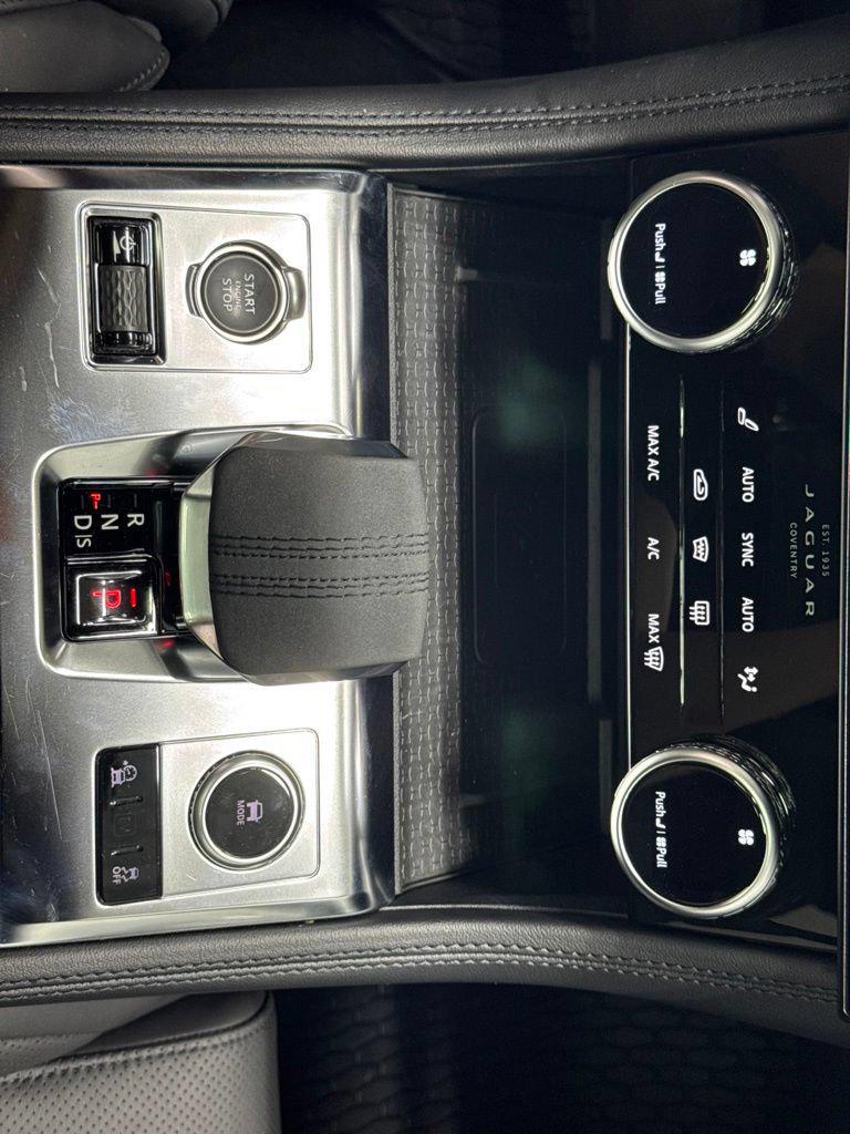 صورة مصغرة 17 لـ 2023 Jaguar F-PACE S P250 AWD AUTOMATIC