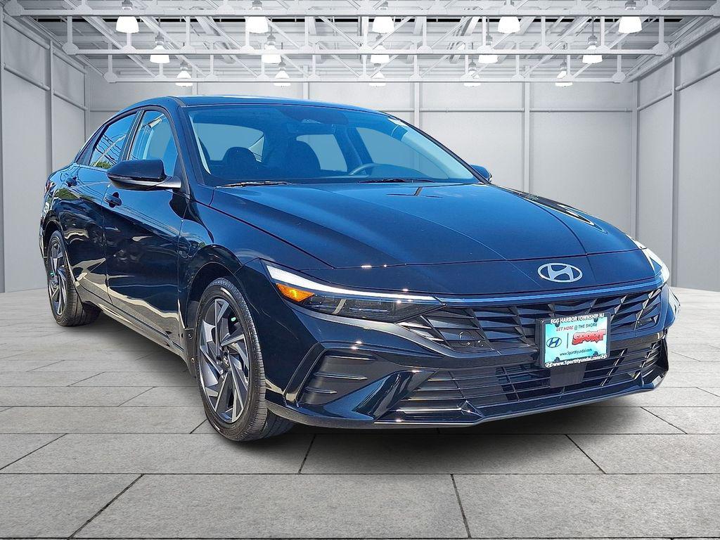 New 2026 Hyundai ELANTRA Limited