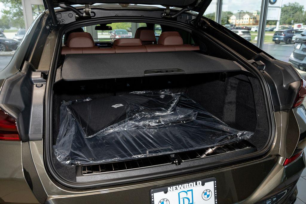 صورة مصغرة 20 لـ 2027 BMW X6 M60I