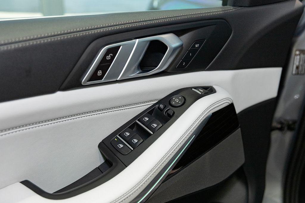 صورة 10 لـ 2024 BMW X5 XDRIVE40I