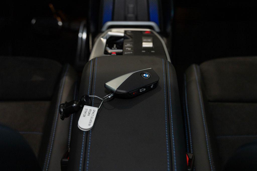 2026 BMW X1 XDRIVE28I — миниатюра 25