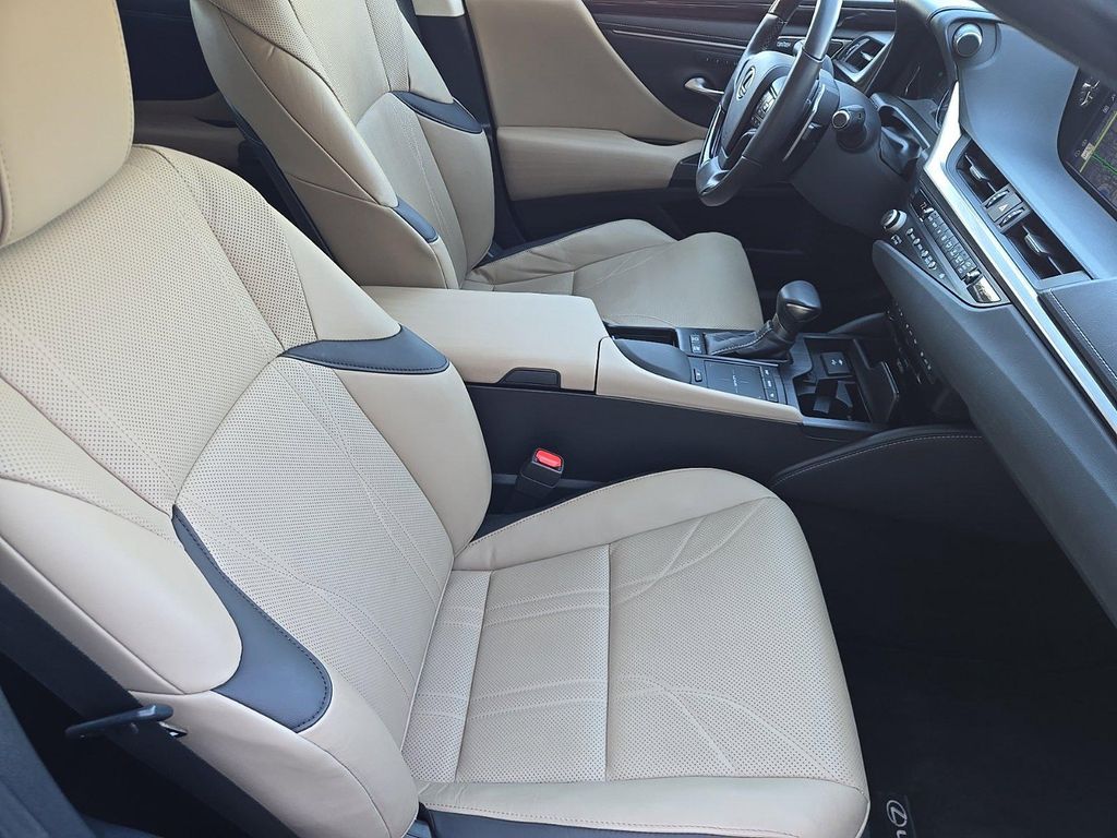 2021 Lexus ES 300H ULTRA LUXURY 缩略图 38