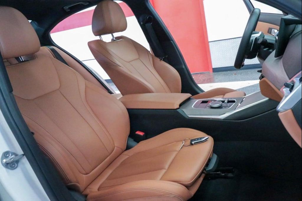 2026 BMW 330 NA 缩略图 28