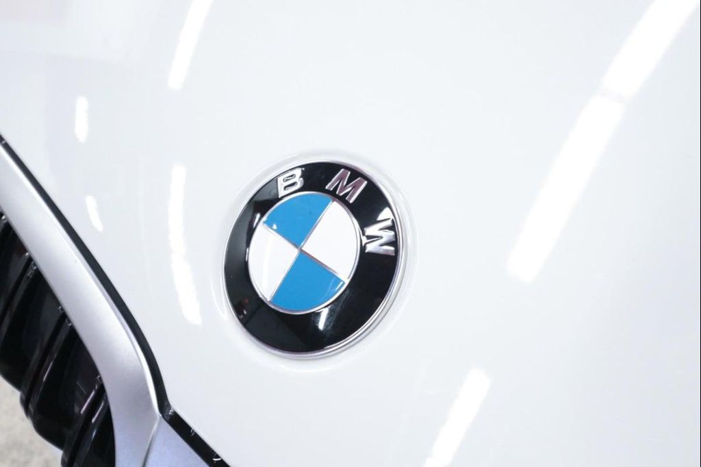 2026 BMW 330 NA 缩略图 39