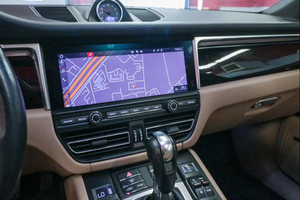 صورة مصغرة 21 لـ 2021 Porsche MACAN