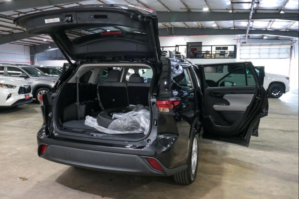 2022 Toyota HIGHLANDER LE 缩略图 27