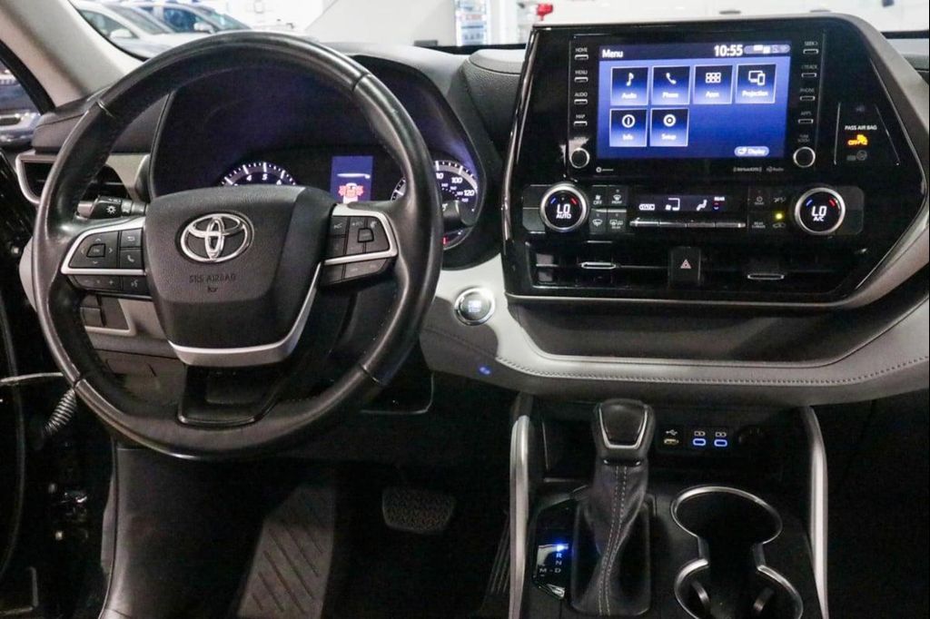 2022 Toyota HIGHLANDER LE 缩略图 25