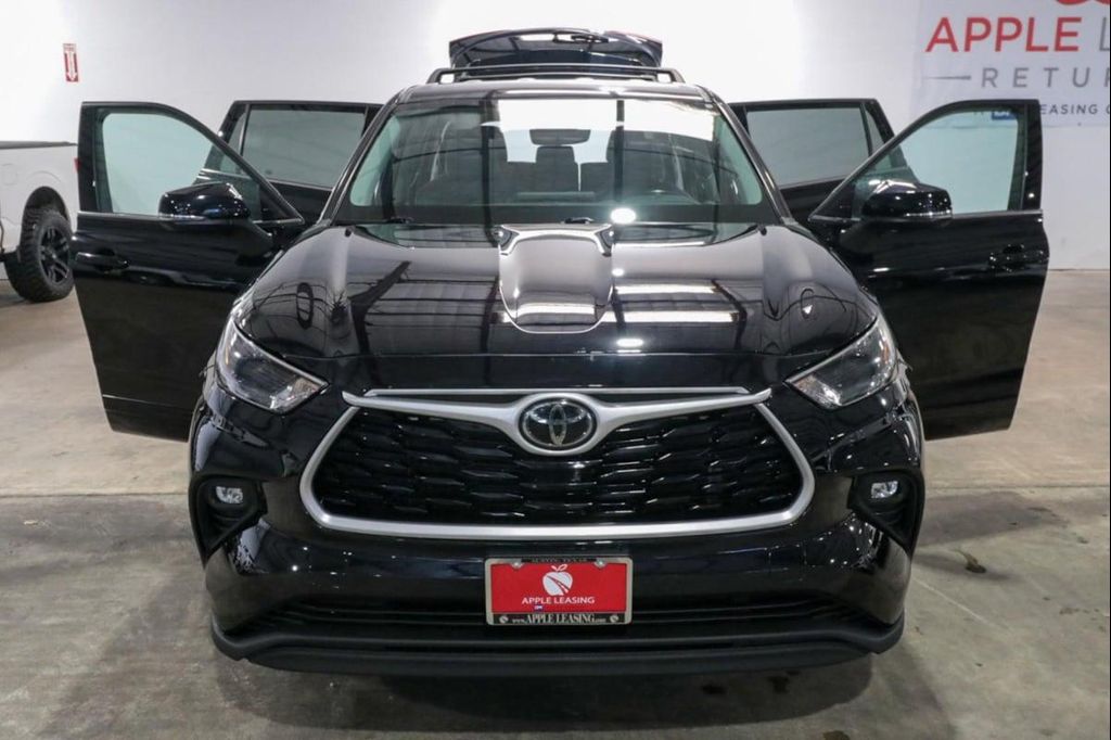 2022 Toyota HIGHLANDER LE 缩略图 26