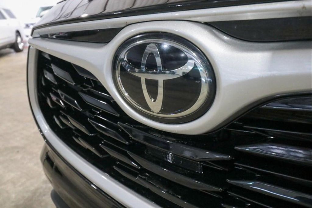 2022 Toyota HIGHLANDER LE 缩略图 36