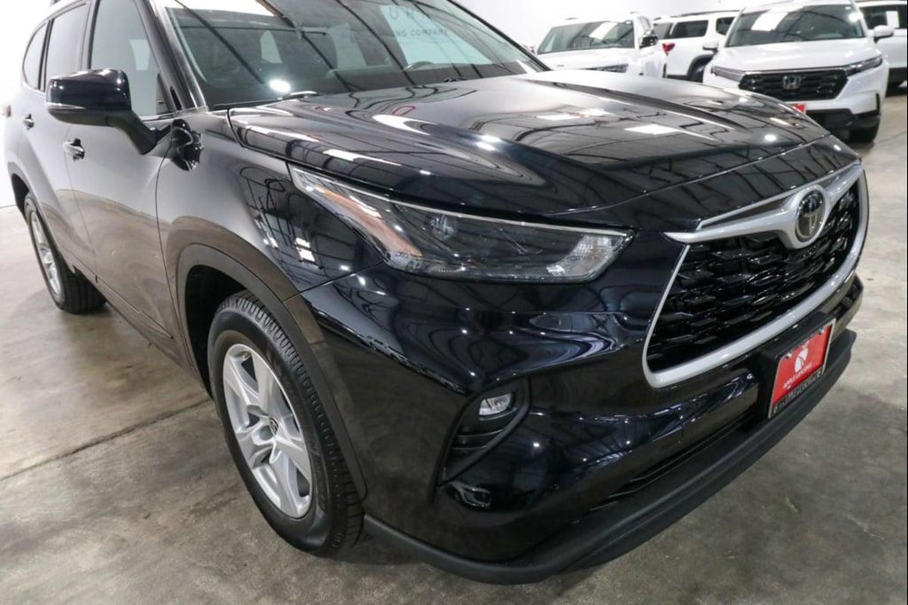 2022 Toyota HIGHLANDER LE 缩略图 35