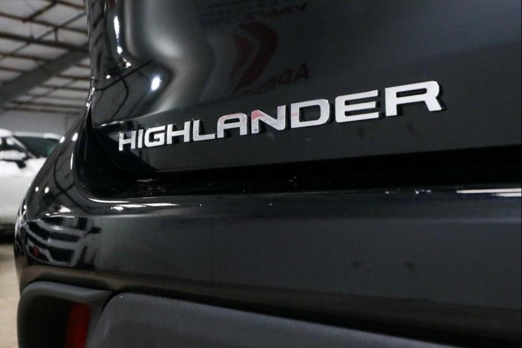 2022 Toyota HIGHLANDER LE 缩略图 30