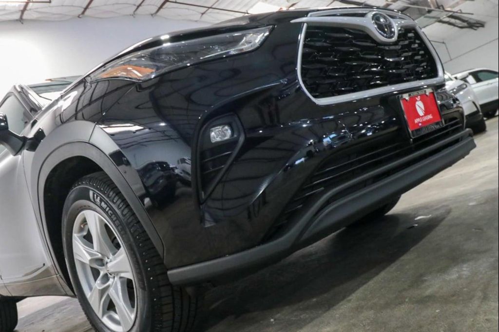 2022 Toyota HIGHLANDER LE 缩略图 34
