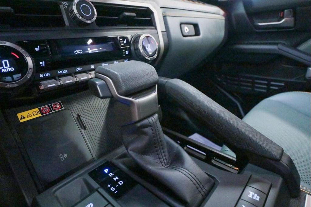 صورة مصغرة 18 لـ 2025 Toyota TACOMA HYBRID TRAILHUNTER
