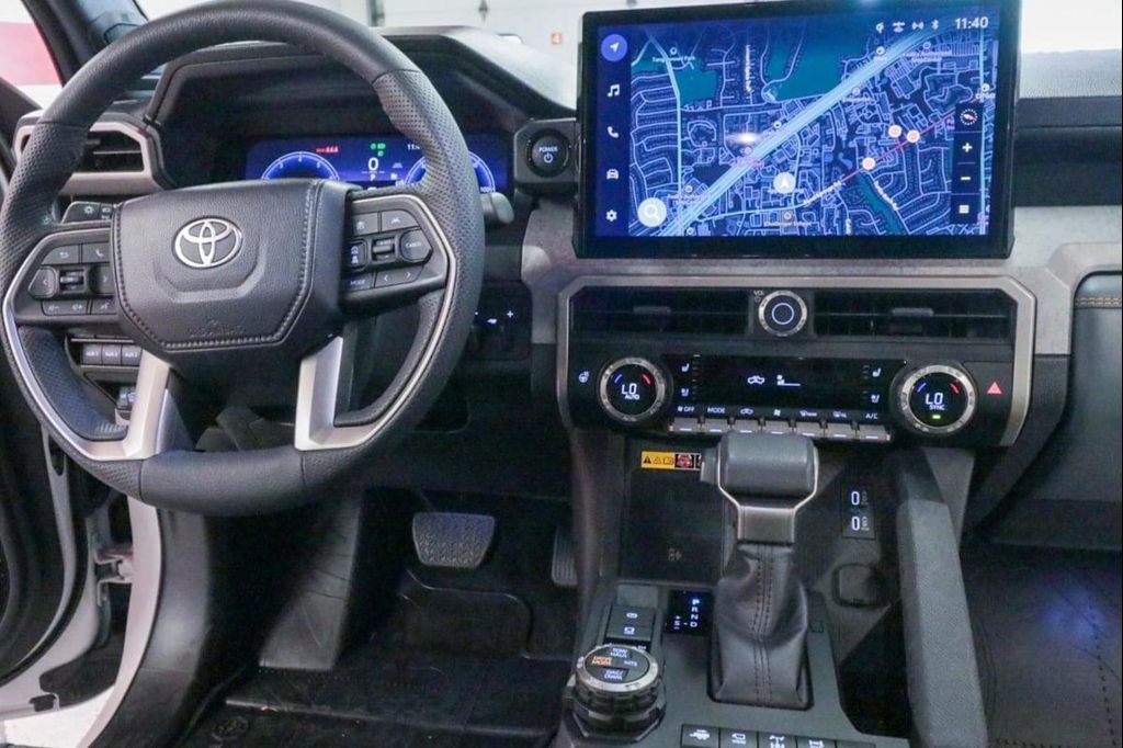 صورة مصغرة 24 لـ 2025 Toyota TACOMA HYBRID TRAILHUNTER